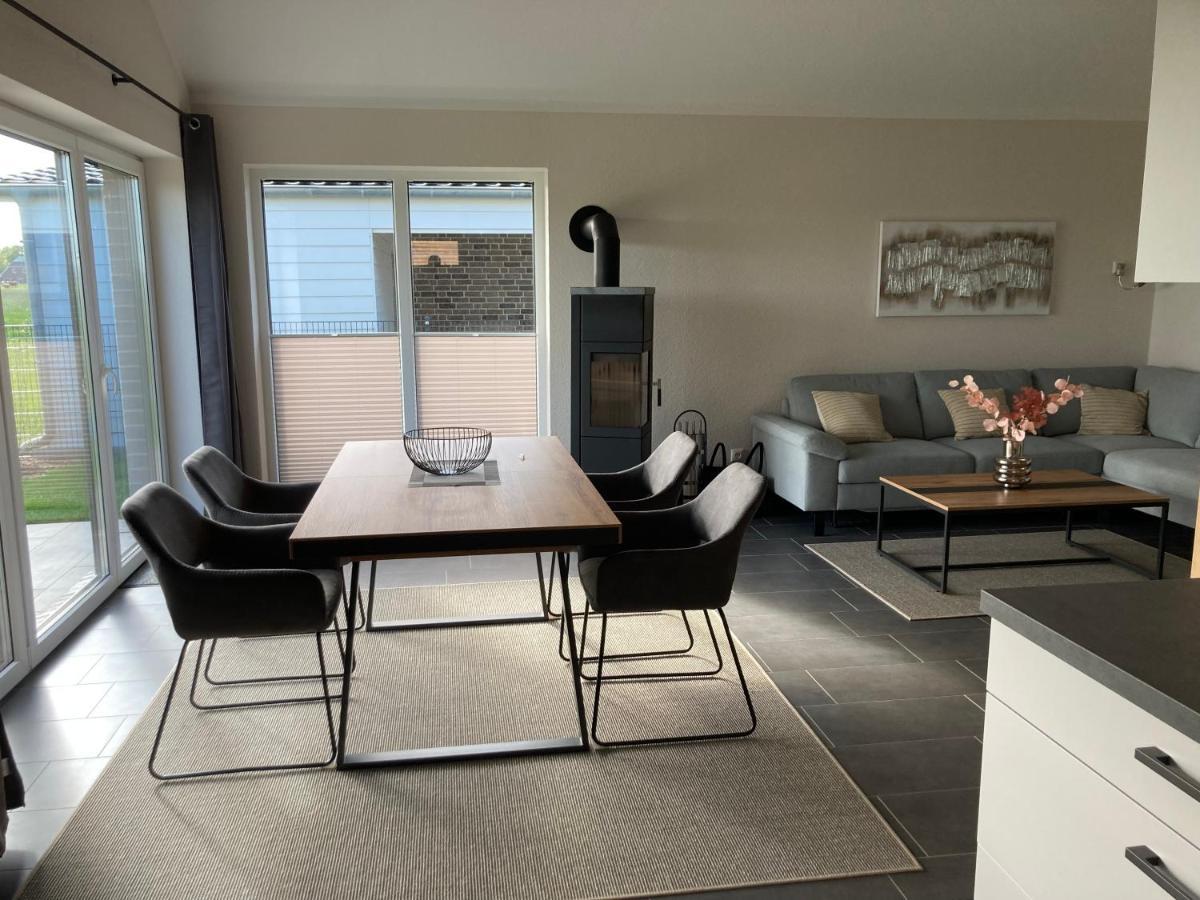 Watt'N Blick - Hundefreundliches Ferienhaus Mit Ausblick Ueber Die Wiesen Bis Zum Deich Schweiburg Luaran gambar